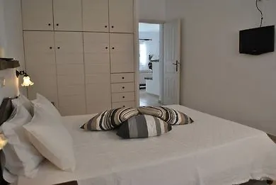 Cavos מלון דירות 4*