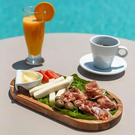 Apartmanhotel Cavos 4*