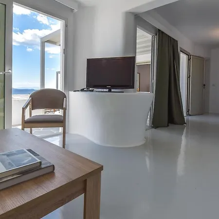 Cavos Apartmanhotel 4*